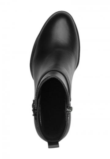 Полусапожки на высоком каблуке