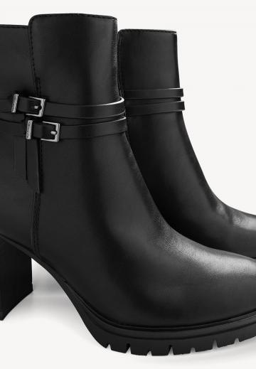 Полусапожки на высоком каблуке