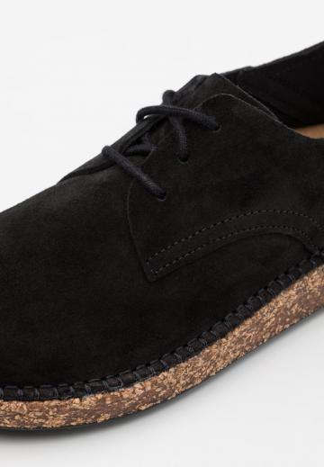 Ботинки на шнуровке