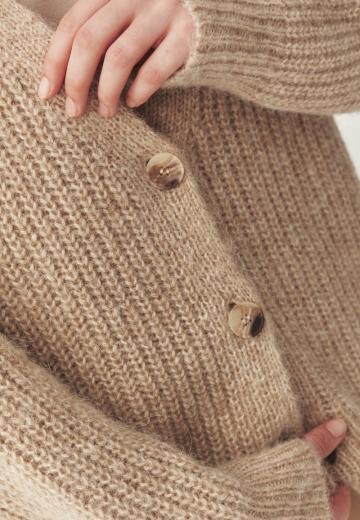 Вязаная кофта