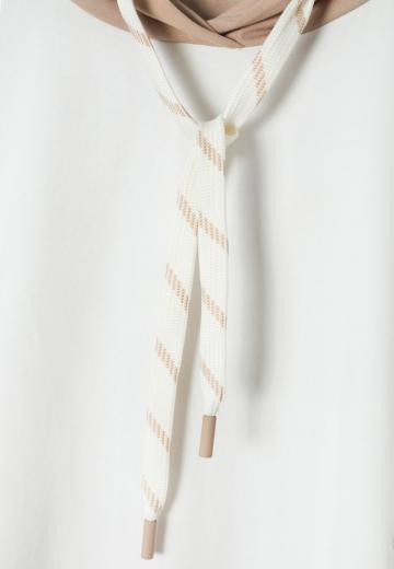 Пуловер с капюшоном