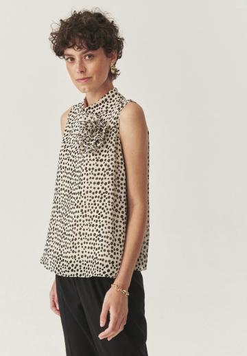 Блузка без рукавов