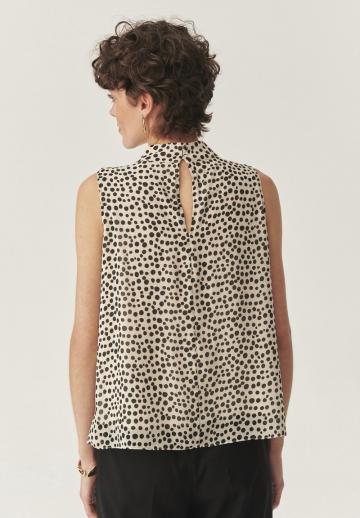 Блузка без рукавов