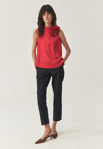 Блузка без рукавов