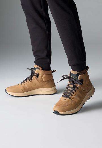 Походные ботинки