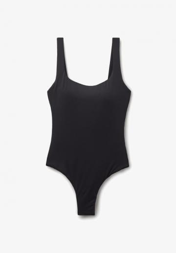 Слитный купальник