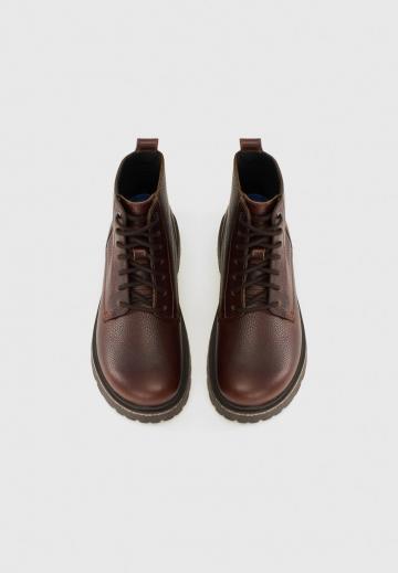 Ботинки на шнуровке