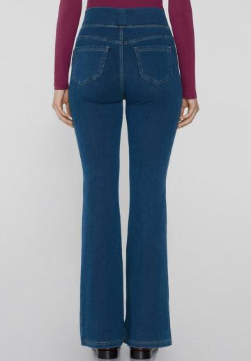 Клешеные джинсы
