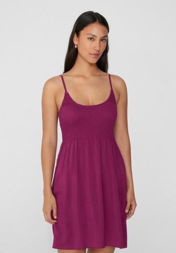 Короткое платье