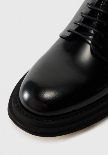 Ботинки на шнуровке