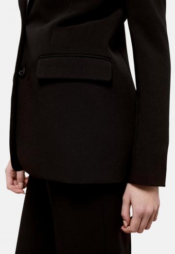 Блейзер с накладными карманами