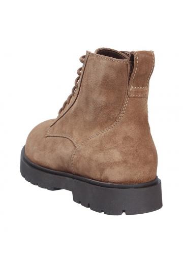 Ботинки на шнуровке