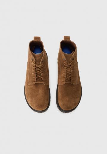 Ботинки на шнуровке