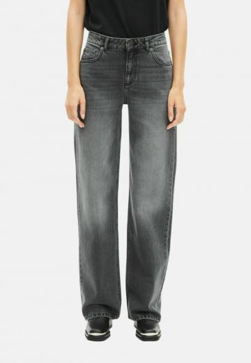 Джинсы бойфренда