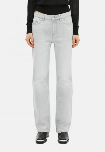 Прямые джинсы
