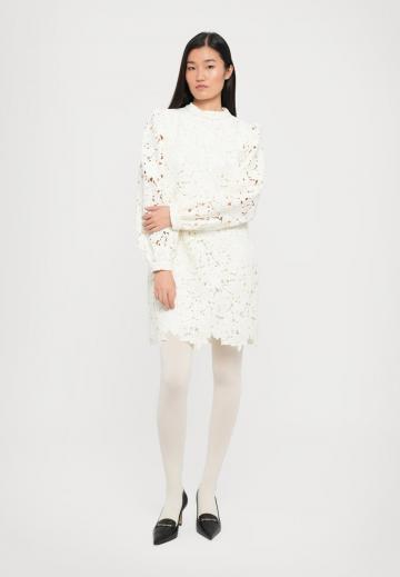 Короткое платье