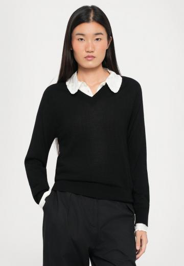 Пуловер с вырезом V