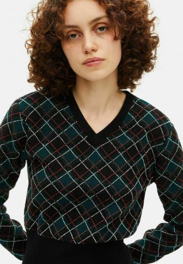 Пуловер с вырезом V