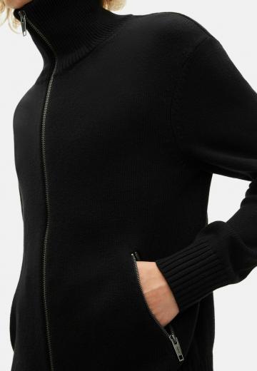 Вязаная кофта