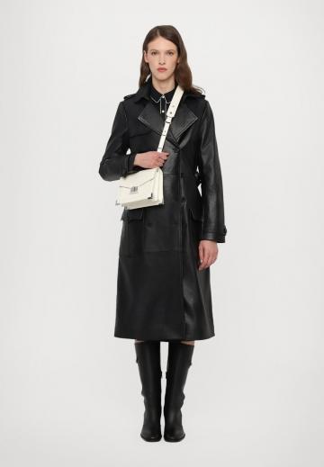 Кожаное пальто