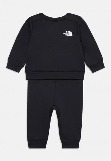 Набор одежды