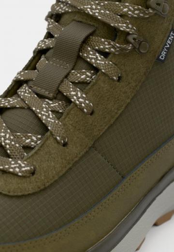 Походные ботинки