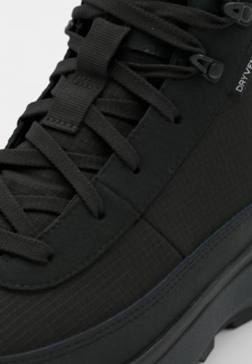 Зимние ботинки