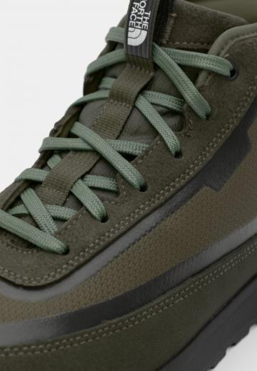 Походные ботинки