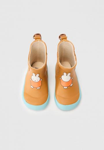 Резиновые сапоги