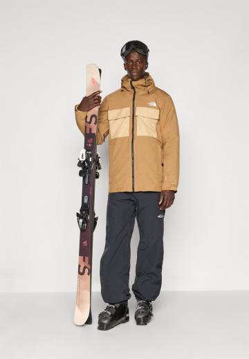 Сноубордическая куртка