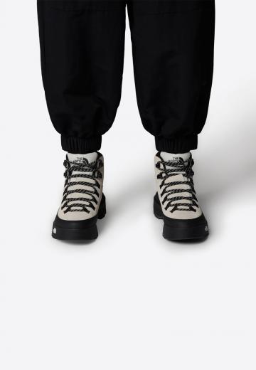 Походные ботинки