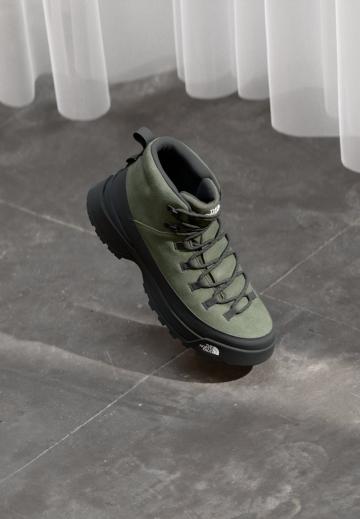Походные ботинки