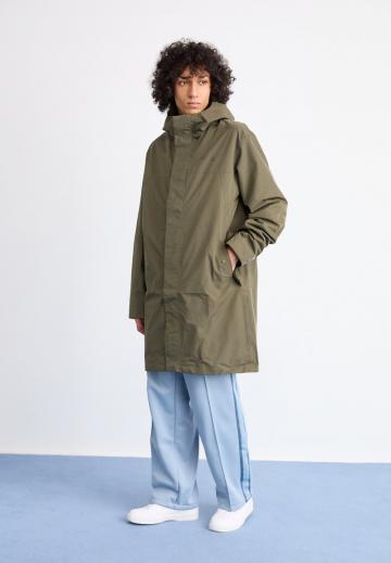 Куртка-дождевик