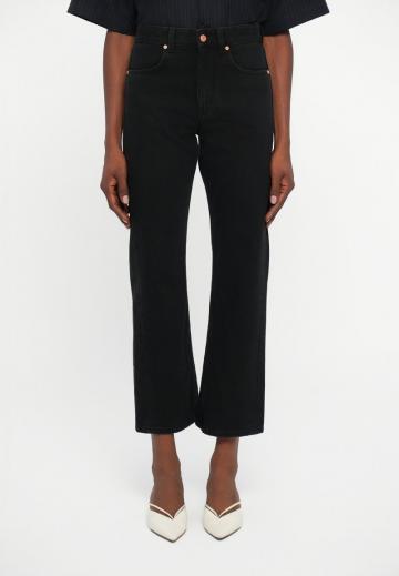 Прямые джинсы