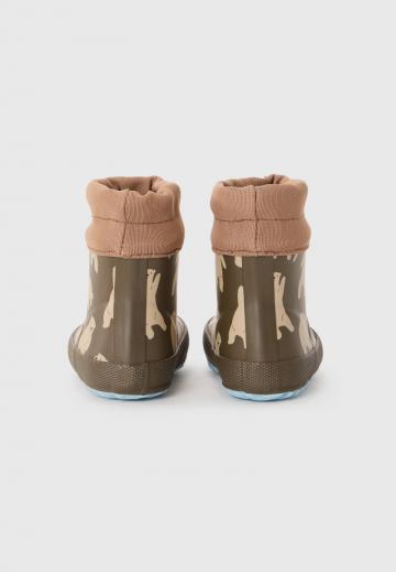 Резиновые сапоги