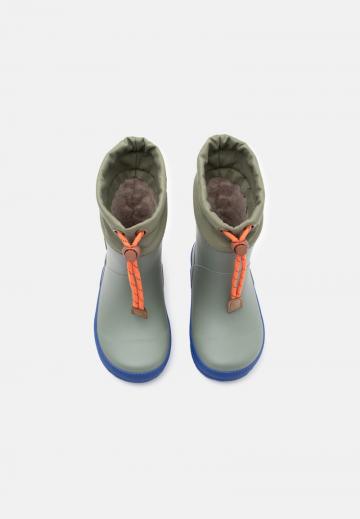 Резиновые сапоги