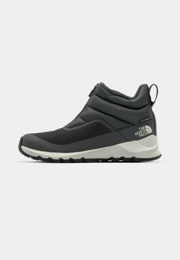 Спортивные сапоги