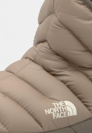 Спортивные сапоги