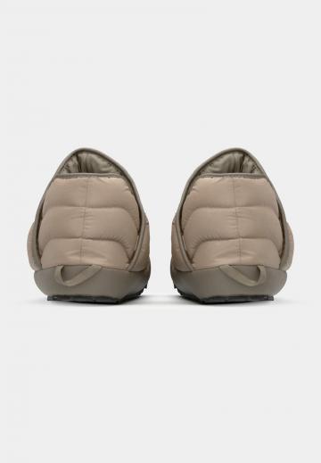 Спортивные сапоги