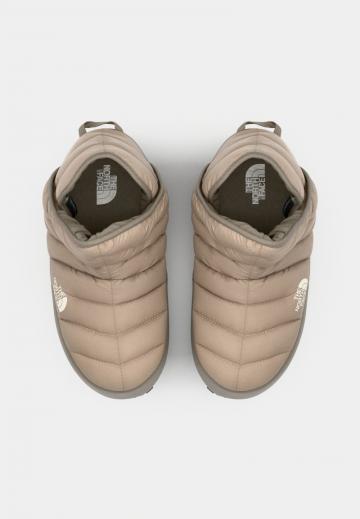 Спортивные сапоги