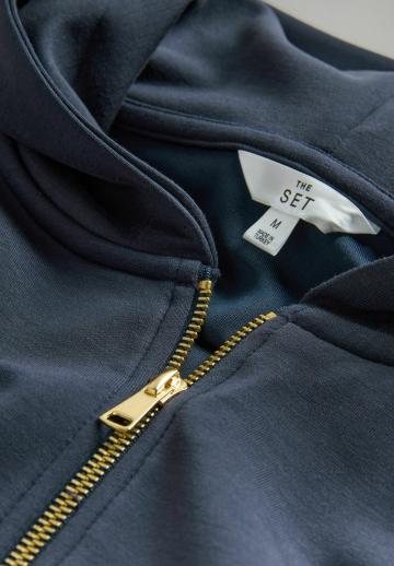 Спортивная куртка