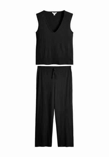 Блузка без рукавов