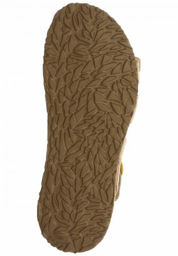 Босоножки на танкетке