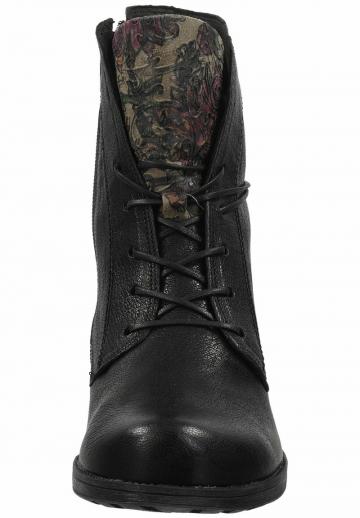 Ботинки на шнуровке