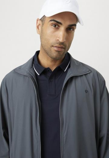 Спортивная куртка