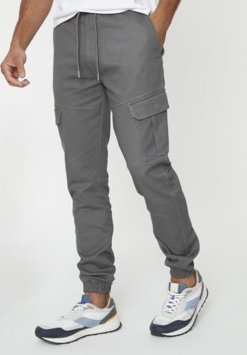 Брюки с накладными карманами