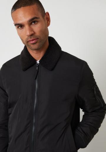 Куртка бомбер