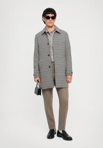 Короткое пальто