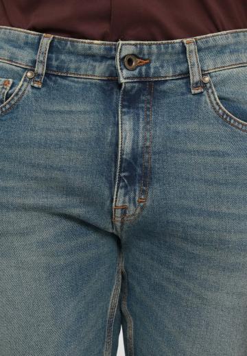 Прямые джинсы