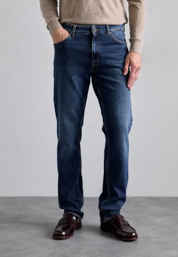 Прямые джинсы